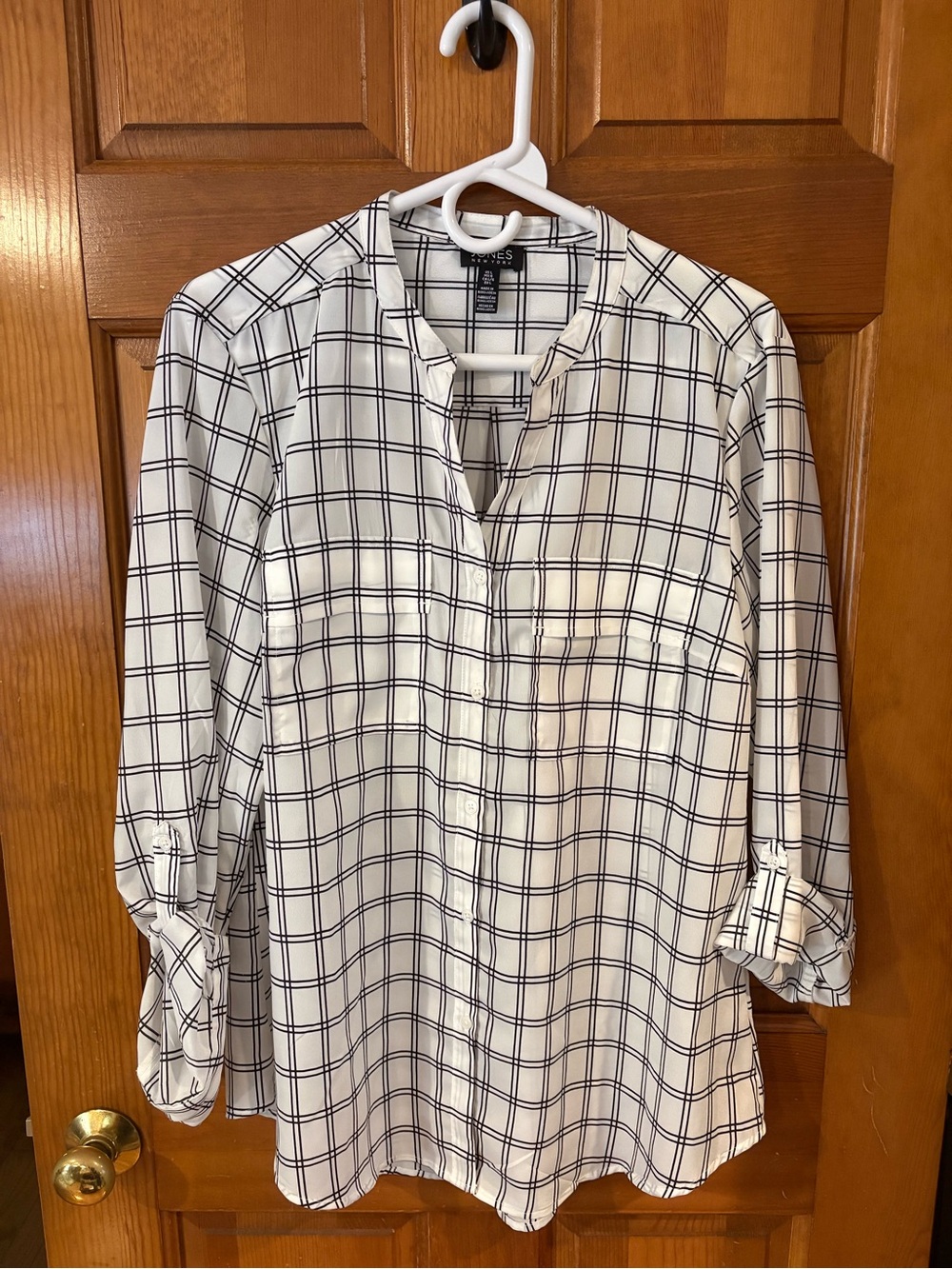 Jones New York White and Black Windowpane Women’s Button-Down Blouse